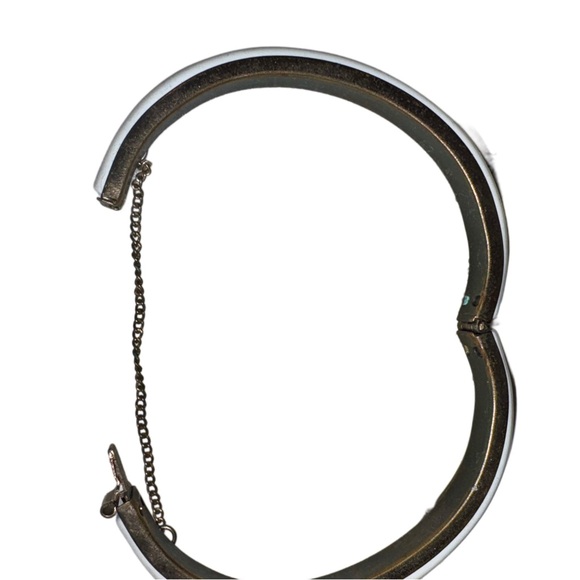 VTG- Citca 1960s Bone White Enamel on Antique Gold Bracelet w/ security chain - Picture 8 of 8